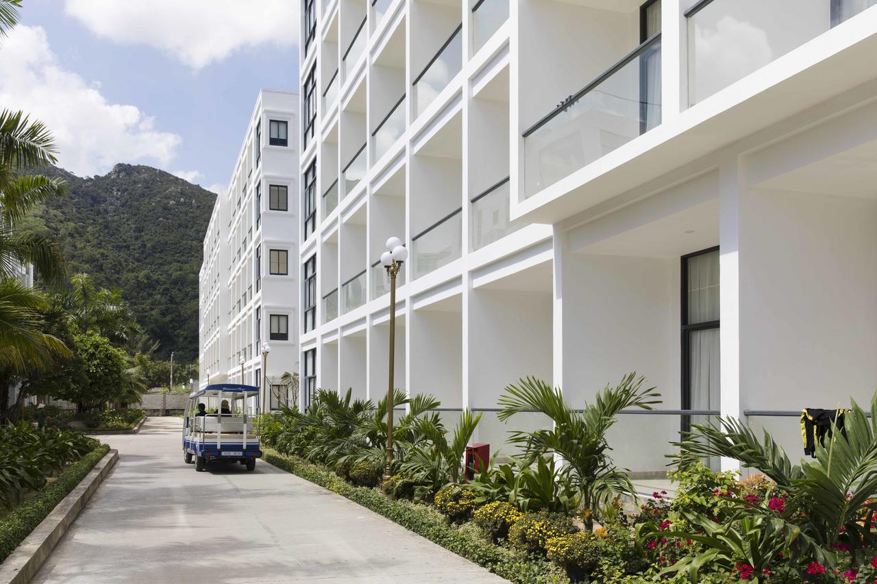 Diamond Bay Condotel Resort Нячанг Екстер'єр фото